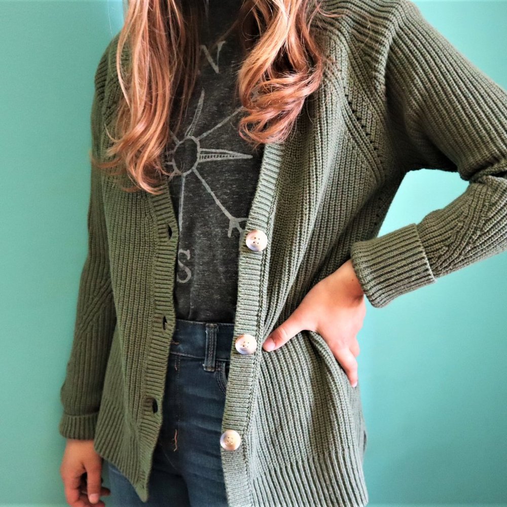 Rachel Roy green button up cardigan size Medium